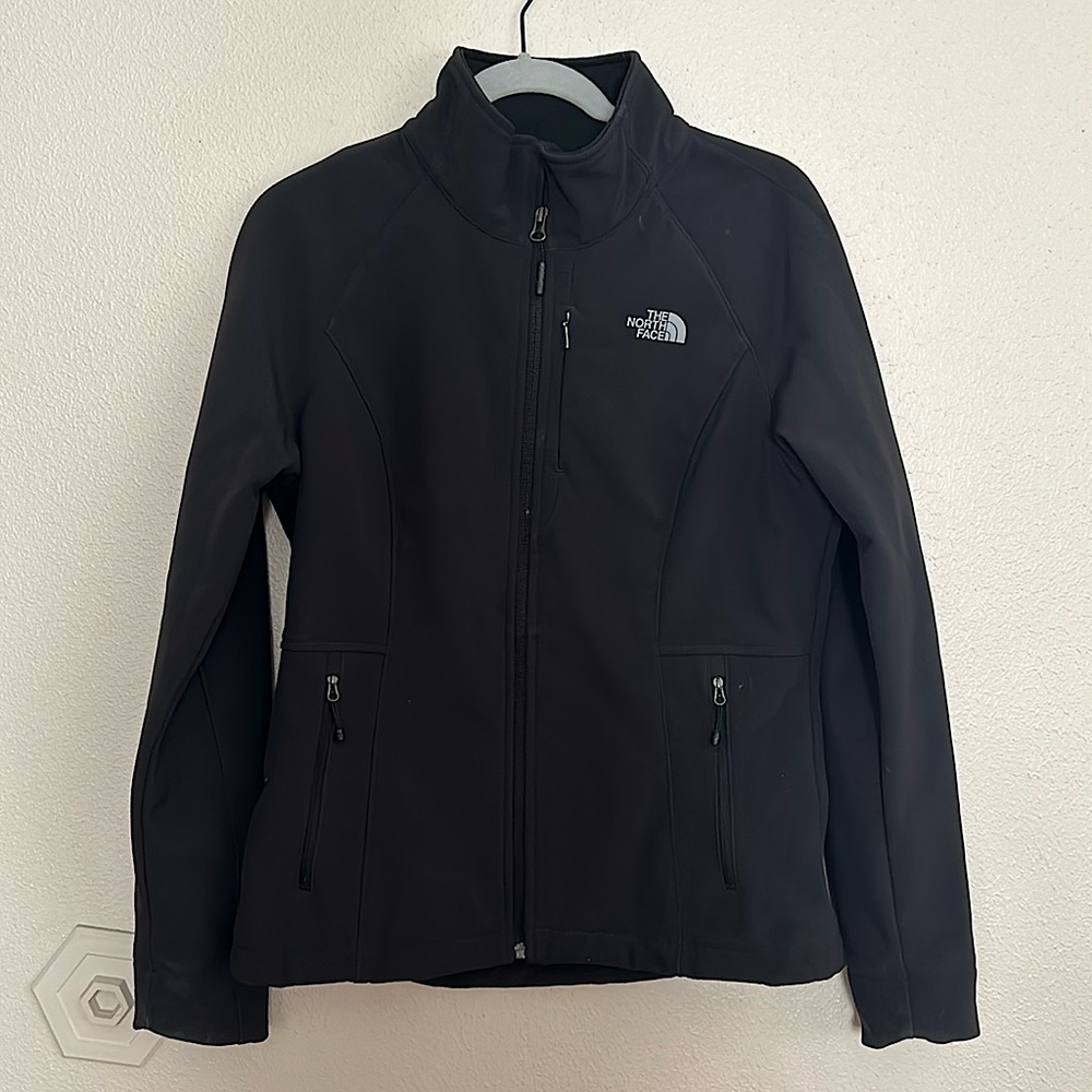 WOMEN’S Northface Apex Bionic 3. Size Medium.